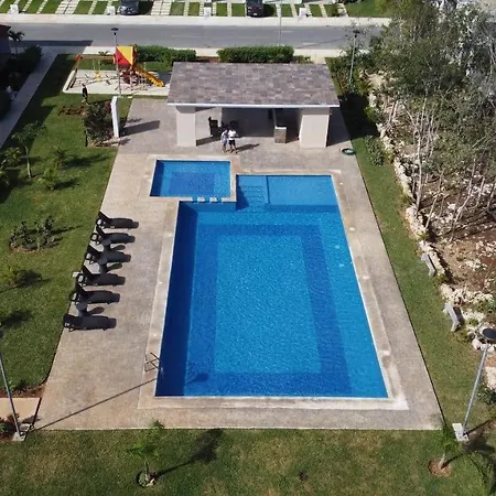 Villa Familiar En Playa Del Carmen Con Alberca